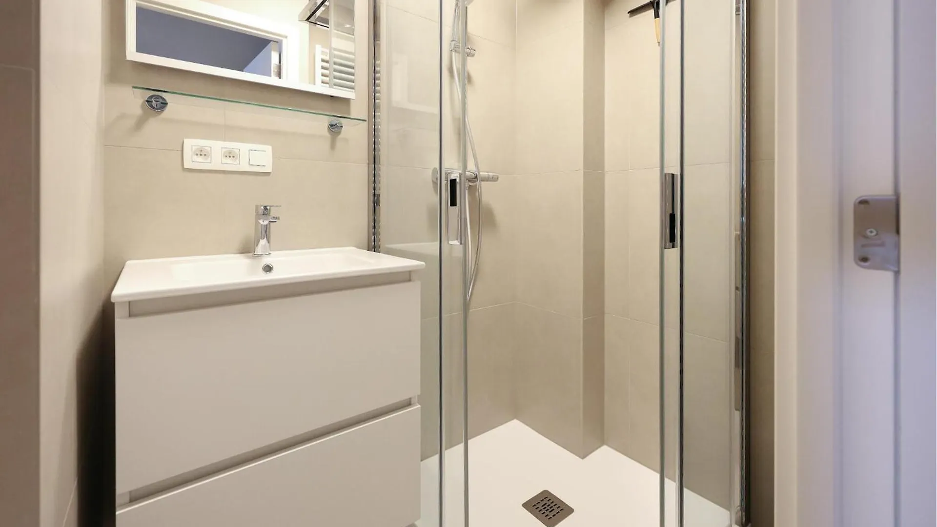 1 Bedroom Nice Apartment In Oostende Οστένδη
